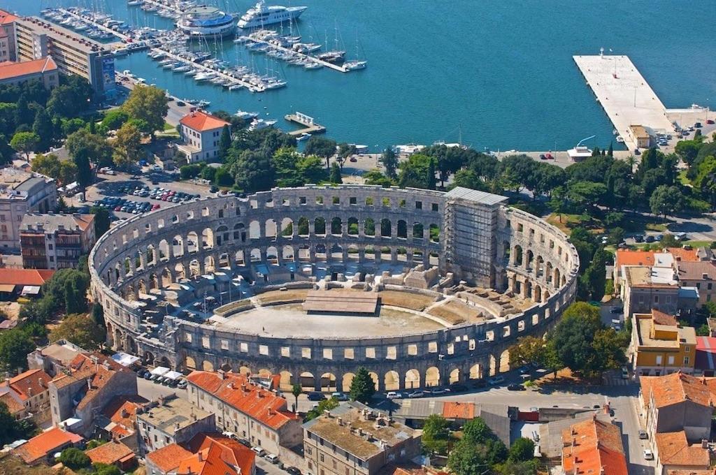 Apartman Din-Pola Esterno foto