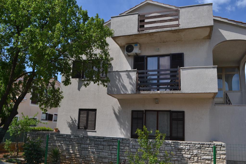 Apartman Din-Pola Esterno foto