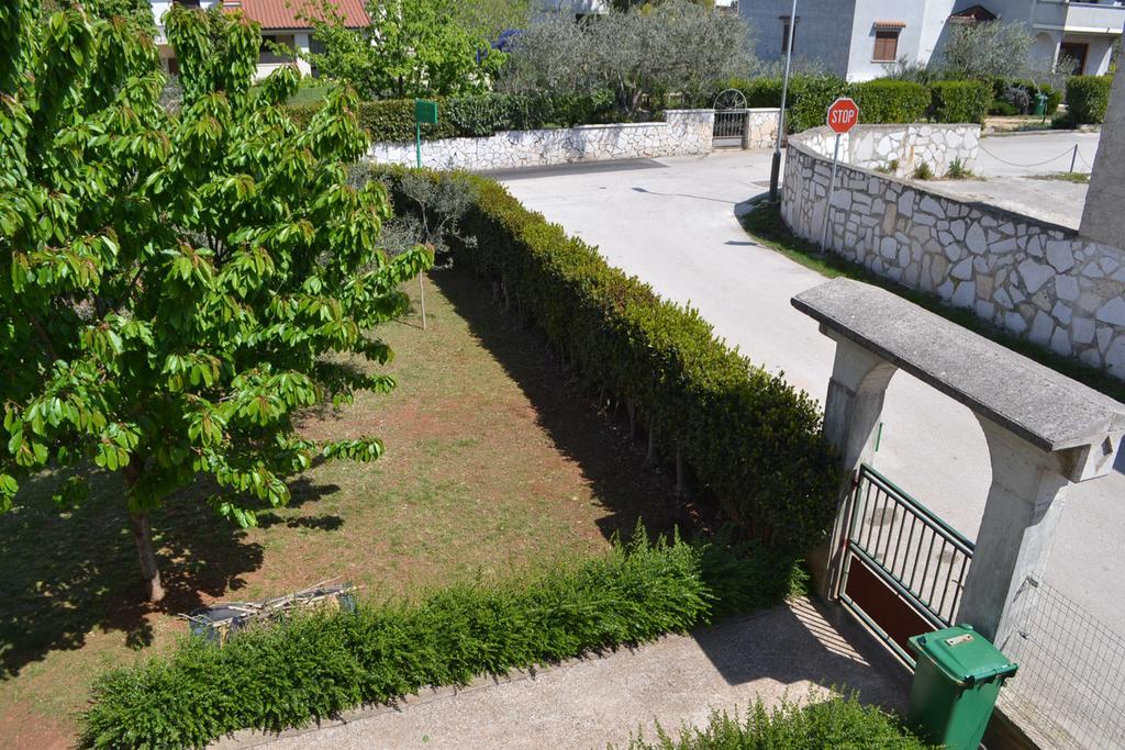Apartman Din-Pola Esterno foto