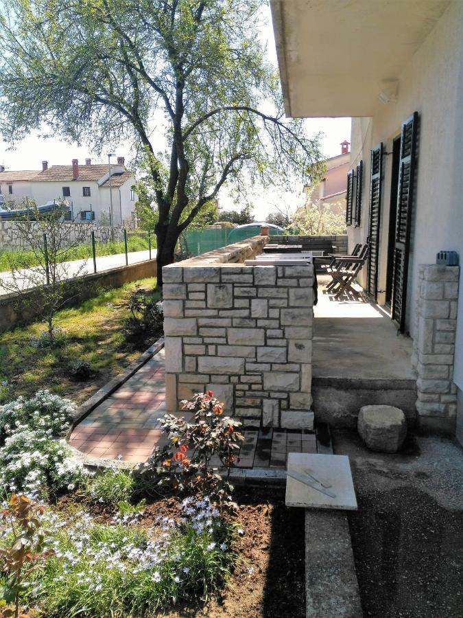 Apartman Din-Pola Esterno foto